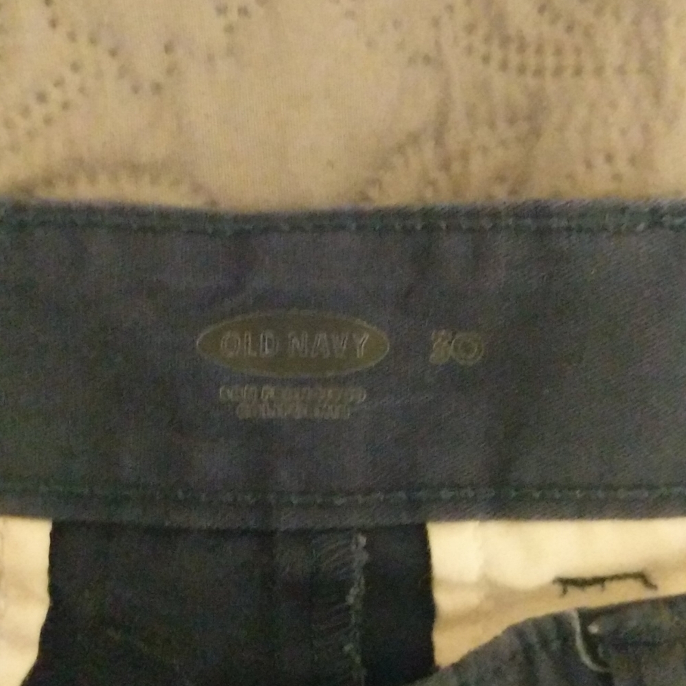 Old navy shorts - Picture 2 of 2